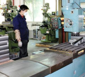 認真上班的同事！